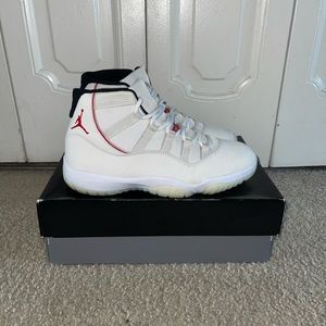 Jordan Retro XI Platinum Tint Size 11
